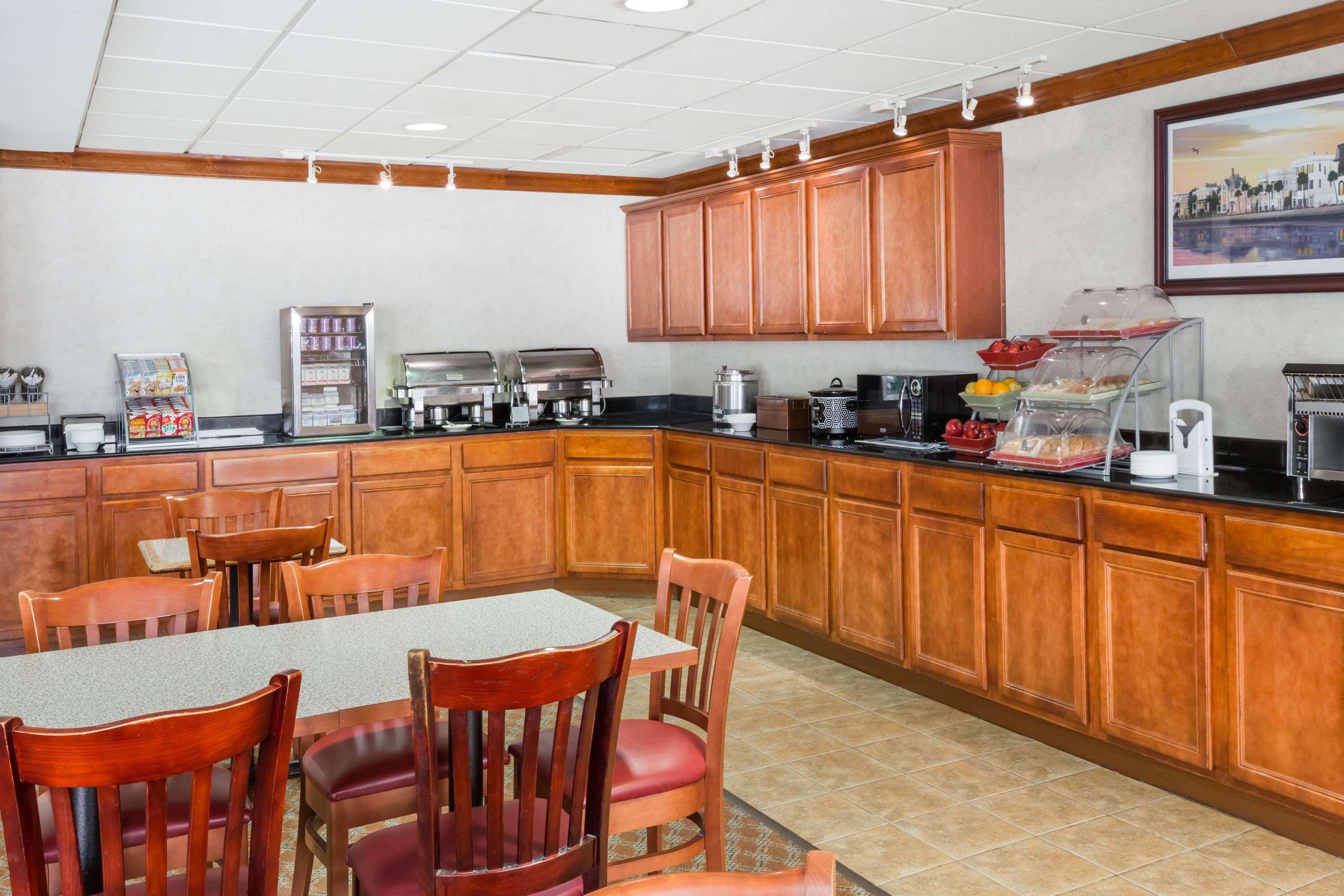 Clarion Pointe Charleston - West Ashley Ξενοδοχείο Εξωτερικό φωτογραφία