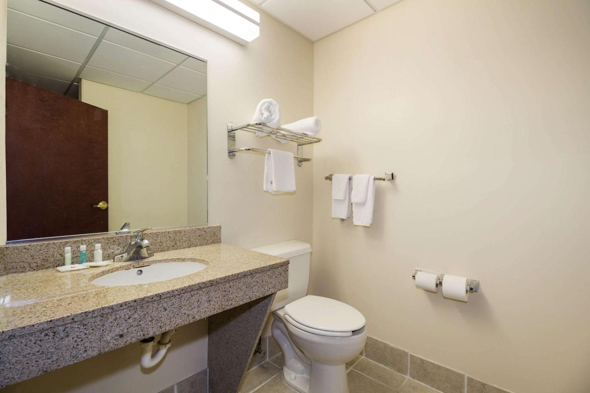 Clarion Pointe Charleston - West Ashley Ξενοδοχείο Εξωτερικό φωτογραφία